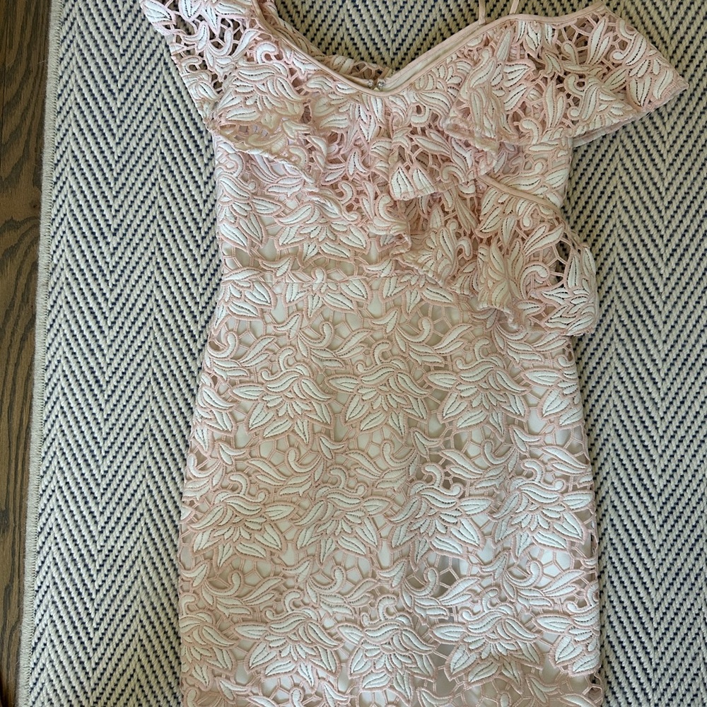 Club Monaco lace dress. Size 6.